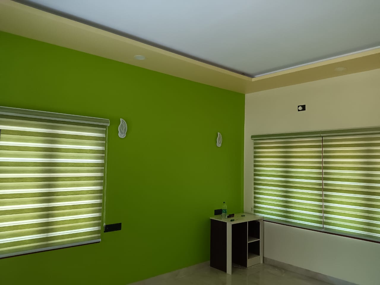 Modern window blinds for home